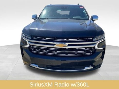 Used 2023 Chevrolet Suburban Premier image 2