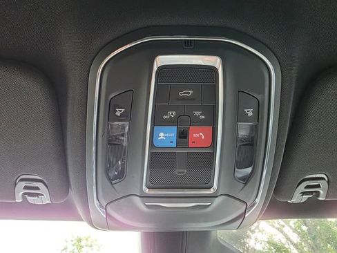 Used 2024 Jeep Wagoneer L Series II w/ Flexible Seating Group image 28