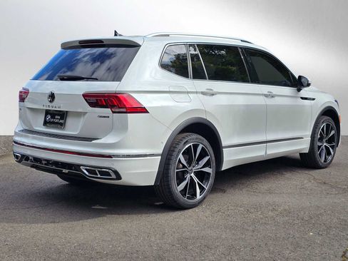 Used 2023 Volkswagen Tiguan SEL R-Line image 3