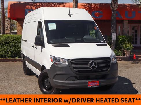 Used 2025 Mercedes-Benz Sprinter 2500 image 2
