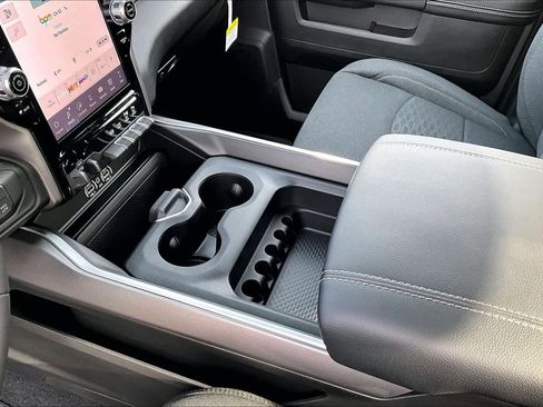 New 2026 RAM 3500 Big Horn AWD/4WD image 17
