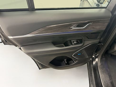 Used 2022 Jeep Grand Cherokee Overland image 26