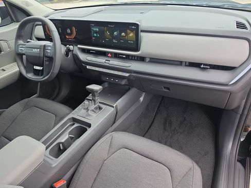 New 2027 Kia Seltos LX FWD image 11