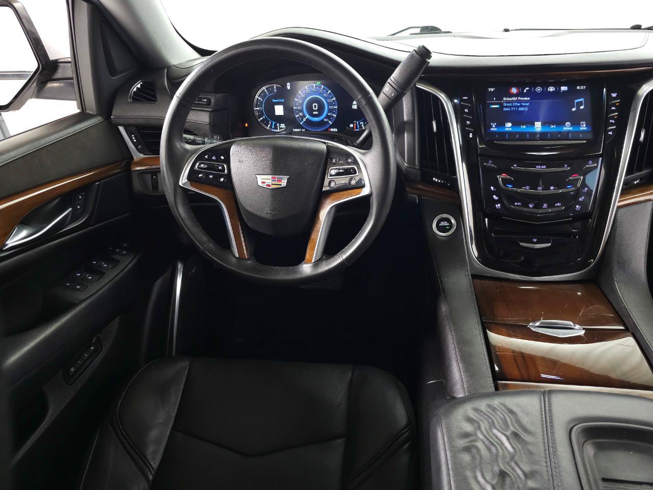 Used 2017 Cadillac Escalade Luxury AWD/4WD image 16