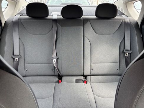 Used 2025 Kia K4 LXS image 36