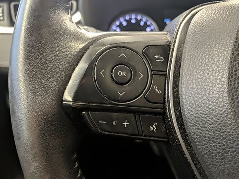 Used 2019 Toyota RAV4 XLE Premium image 19