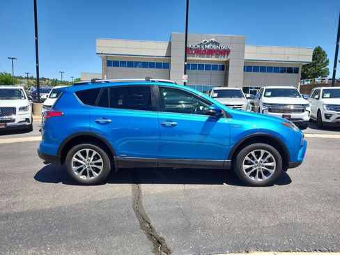 Used 2018 Toyota RAV4 Limited AWD/4WD image 3
