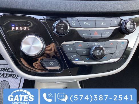 Used 2024 Chrysler Pacifica Touring-L image 27