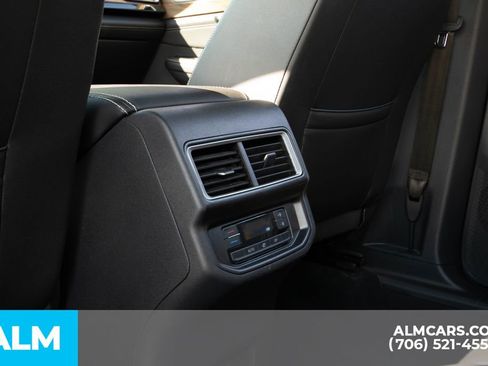 Used 2025 Volkswagen Atlas SE image 29