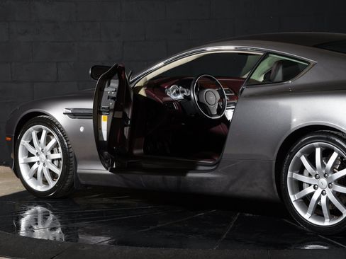 Used 2005 Aston Martin DB9 Coupe RWD image 17
