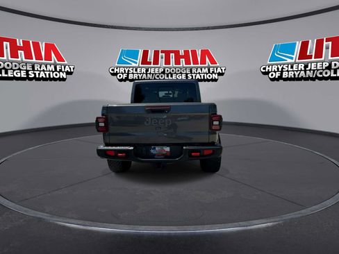 Used 2021 Jeep Gladiator Rubicon AWD/4WD image 7