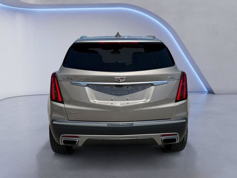 Used 2023 Cadillac XT5 Premium Luxury w/ Technology Package AWD/4WD image 5
