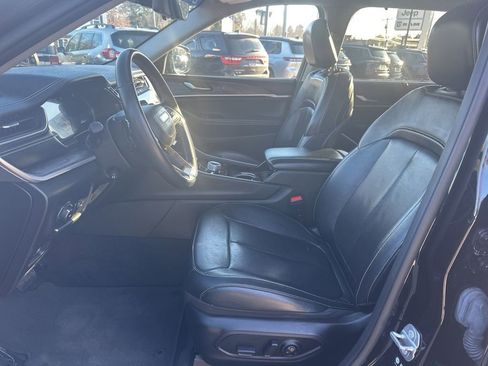 Used 2022 Jeep Grand Cherokee L Limited w/ Luxury Tech Group II image 14