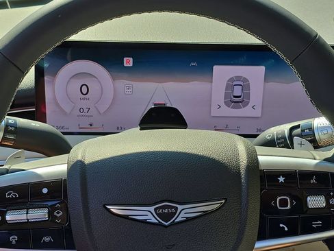 Used 2026 Genesis GV70 2.5T Advanced AWD/4WD image 15