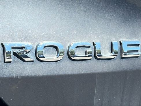 Used 2015 Nissan Rogue S FWD image 28