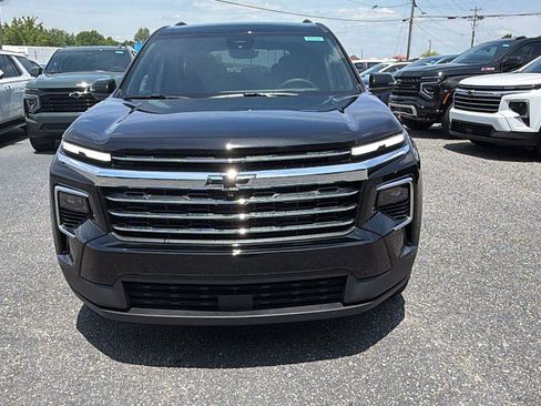 New 2026 Chevrolet Traverse LT w/ Driver Confidence Package AWD/4WD image 2