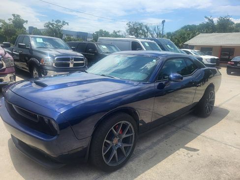 Used 2013 Dodge Challenger R/T RWD image 1