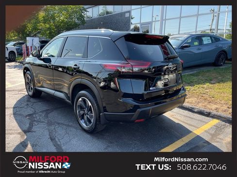 Used 2026 Nissan Rogue SV w/ SV Premium Package AWD/4WD image 3