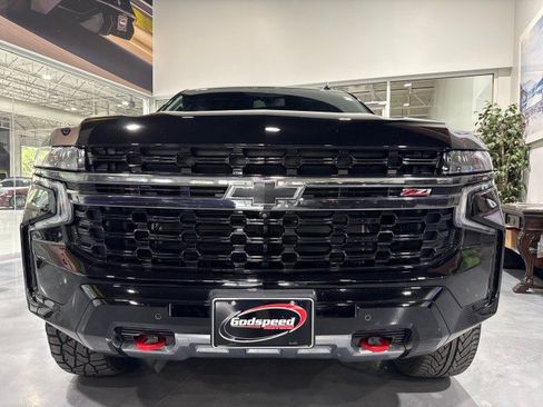 Used 2022 Chevrolet Tahoe Z71 w/ Luxury Package AWD/4WD image 19