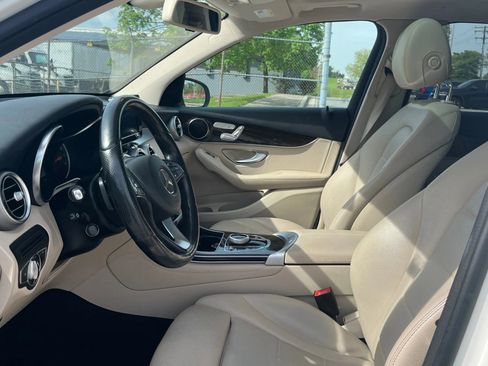 Used 2017 Mercedes-Benz GLC 300 4MATIC image 9