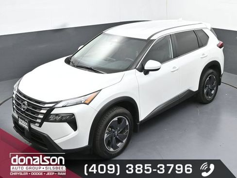 Used 2025 Nissan Rogue SV AWD/4WD image 19