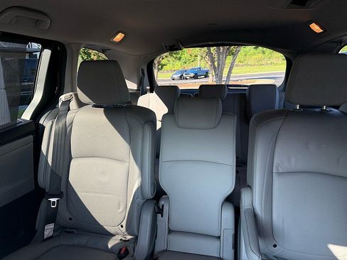 Used 2024 Honda Odyssey EX-L image 31