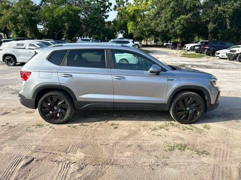 Used 2024 Volkswagen Taos SEL AWD/4WD image 19