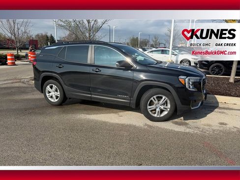 Used 2022 GMC Terrain SLE w/ Driver Convenience Package AWD/4WD image 4