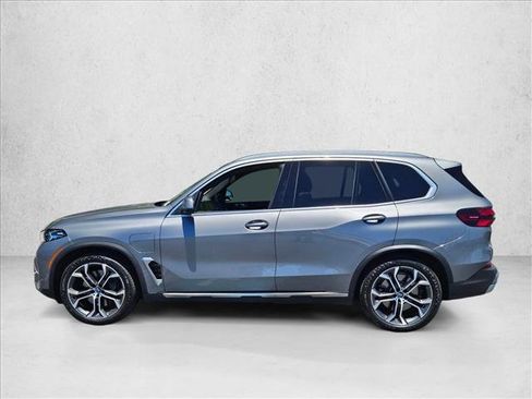 Used 2026 BMW X5 xDrive50e w/ Executive Package AWD/4WD image 9