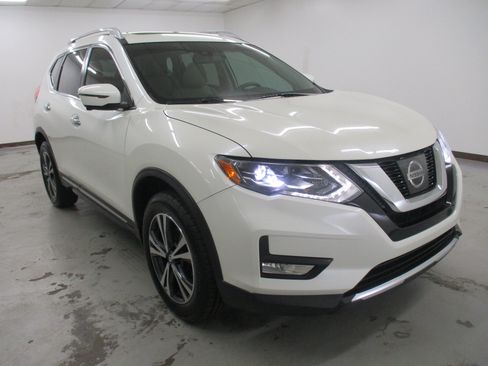 Used 2017 Nissan Rogue SL w/ SL Premium Package AWD/4WD image 1