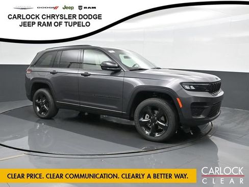 New 2025 Jeep Grand Cherokee Altitude image 4