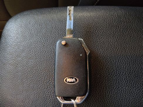 Used 2021 Kia Forte LXS FWD image 32