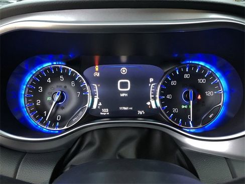 Used 2019 Chrysler Pacifica Touring-L Plus w/ Advanced Safetytec Group image 23