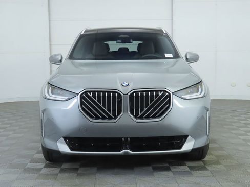 Used 2025 BMW X3 xDrive30i w/ Premium Package image 3
