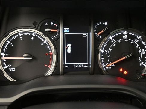 Used 2022 Toyota 4Runner TRD Off-Road Premium image 9