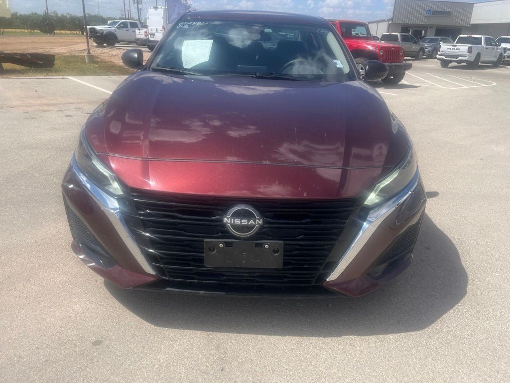 Used 2025 Nissan Altima 2.5 SV FWD image 8