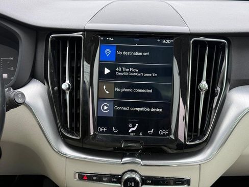 Used 2019 Volvo XC60 T6 Momentum w/ Premium Package image 14