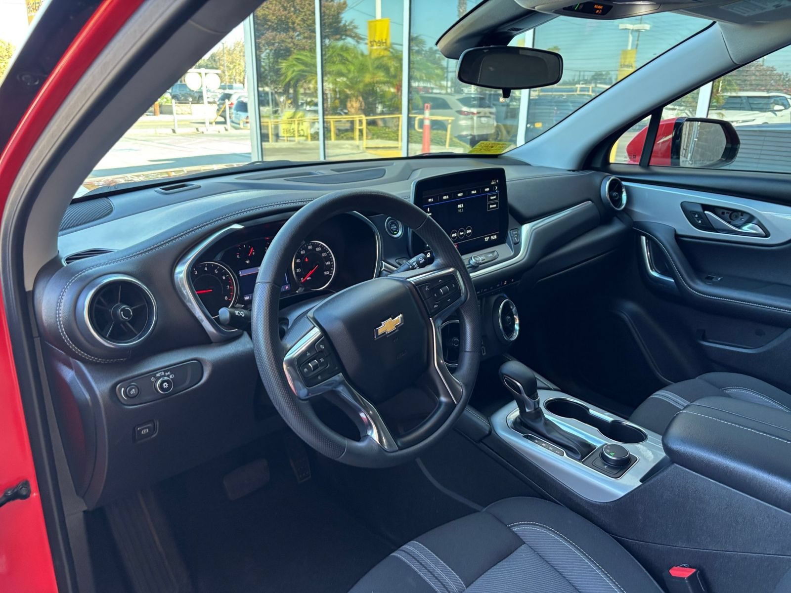 Used 2025 Chevrolet Blazer LT FWD image 34