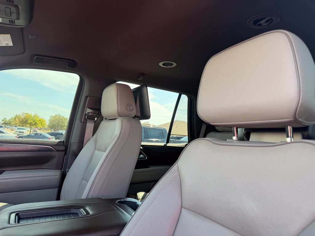 Used 2022 GMC Yukon SLT w/ SLT Luxury Package AWD/4WD image 30