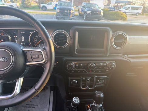 Used 2021 Jeep Wrangler Unlimited Sahara w/ Dual Top Group image 9