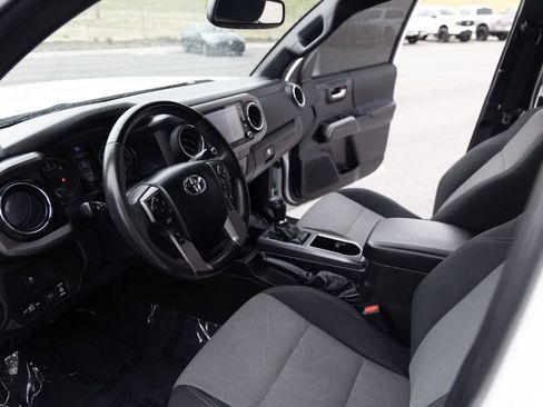 Used 2023 Toyota Tacoma TRD Off-Road w/ Technology Package image 12