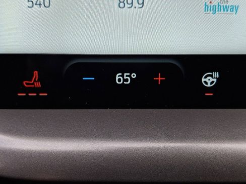 Used 2025 Ford Escape SE image 26