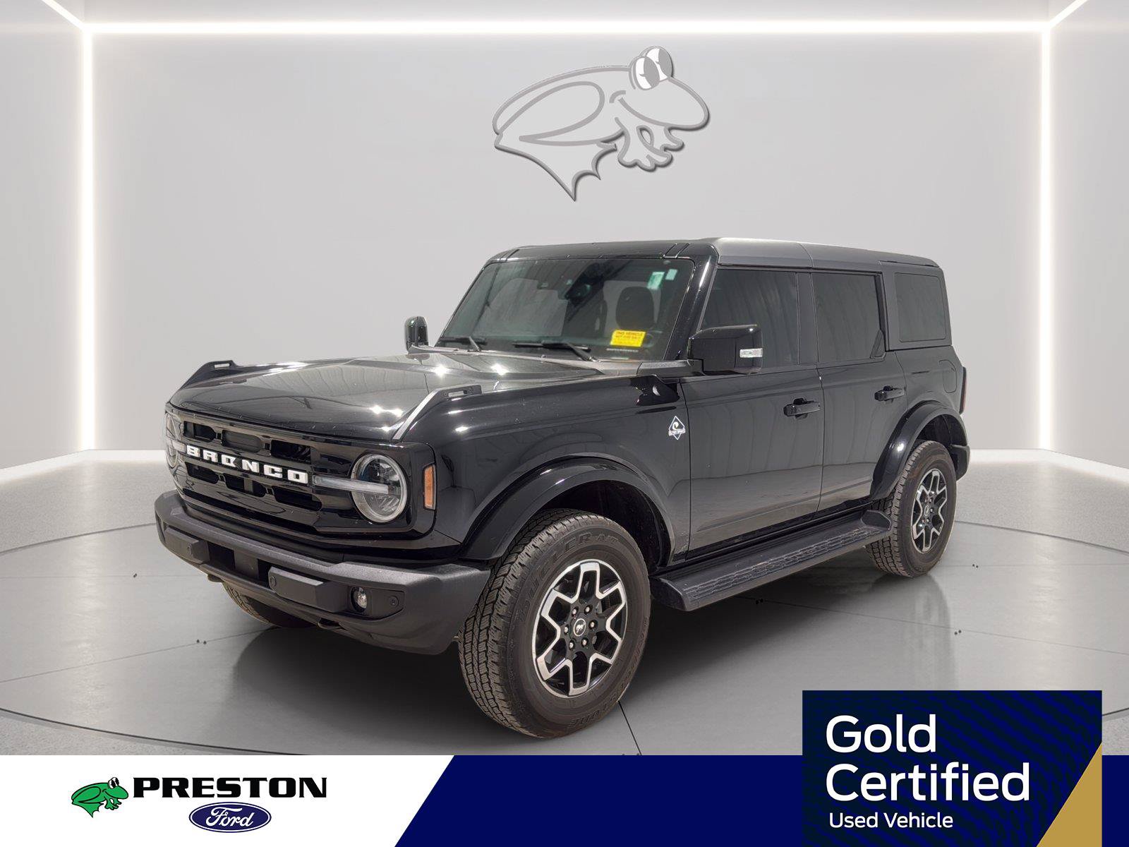 Used 2025 Ford Bronco Outer Banks AWD/4WD image 1
