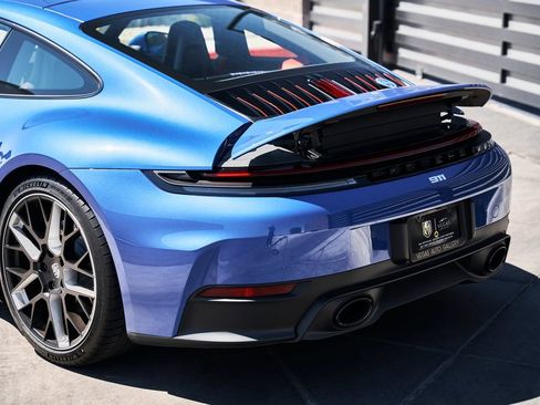 Used 2026 Porsche 911 Carrera T RWD image 12