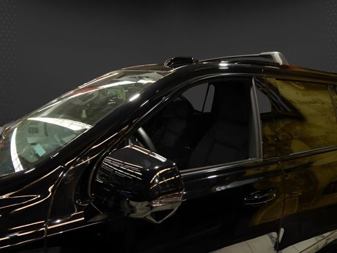 Used 2025 Chevrolet Suburban RST w/ RST Capability Package image 9