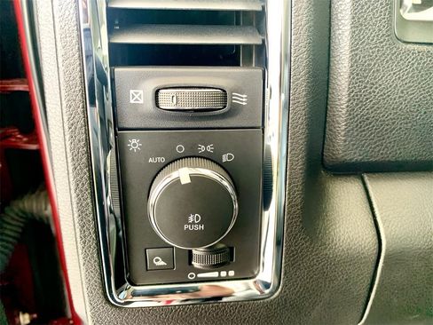 Used 2019 RAM 1500 Laramie w/ Convenience Group image 29