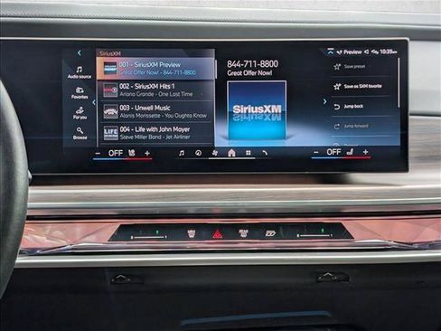 Used 2023 BMW 740i w/ Parking Assistance Package RWD image 15