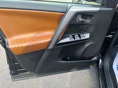 Used 2017 Toyota RAV4 Limited image 14