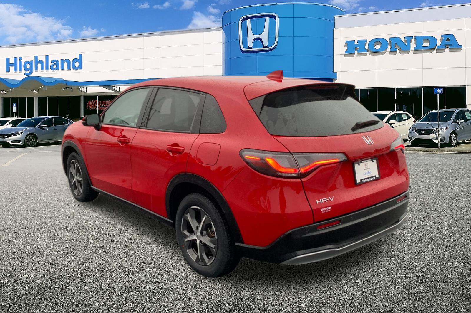 Used 2024 Honda HR-V EX-L image 3