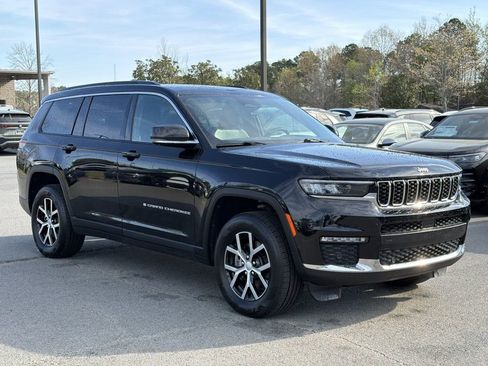 Used 2024 Jeep Grand Cherokee L Limited w/ Luxury Tech Group II image 7